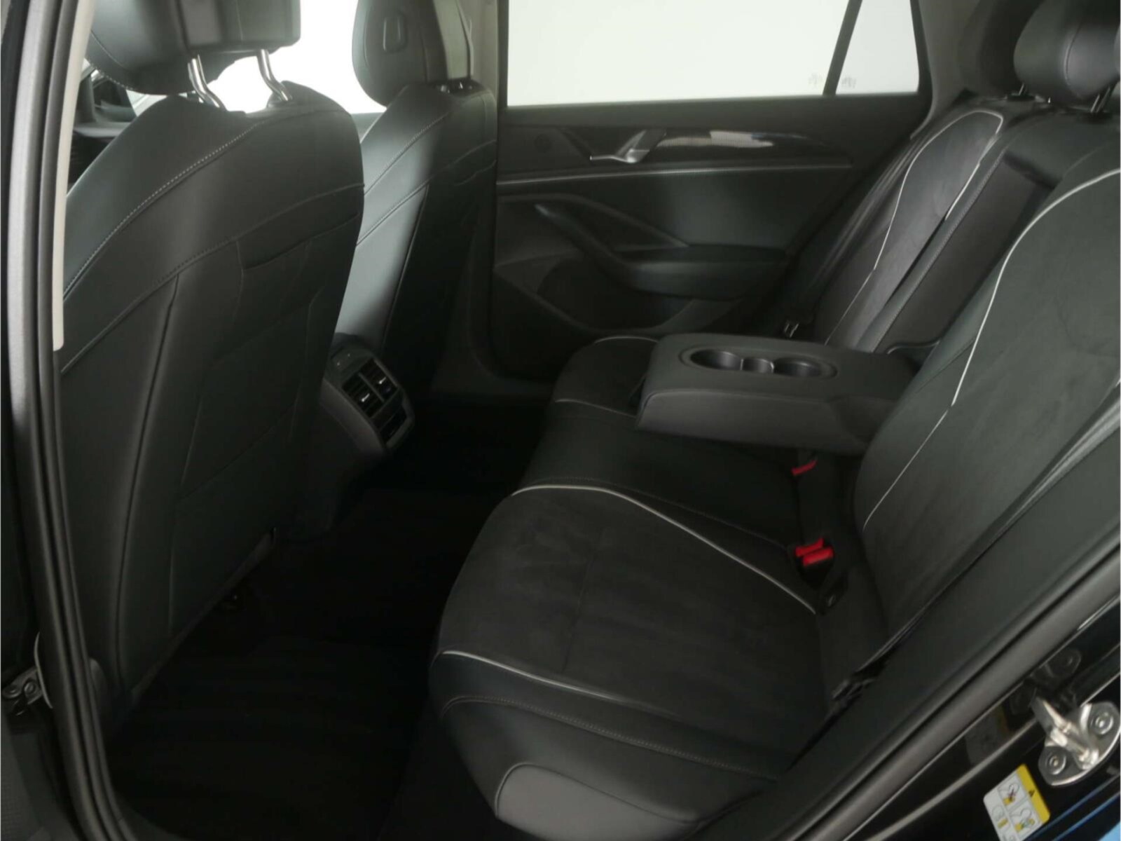 Volkswagen Passat – Bild 13