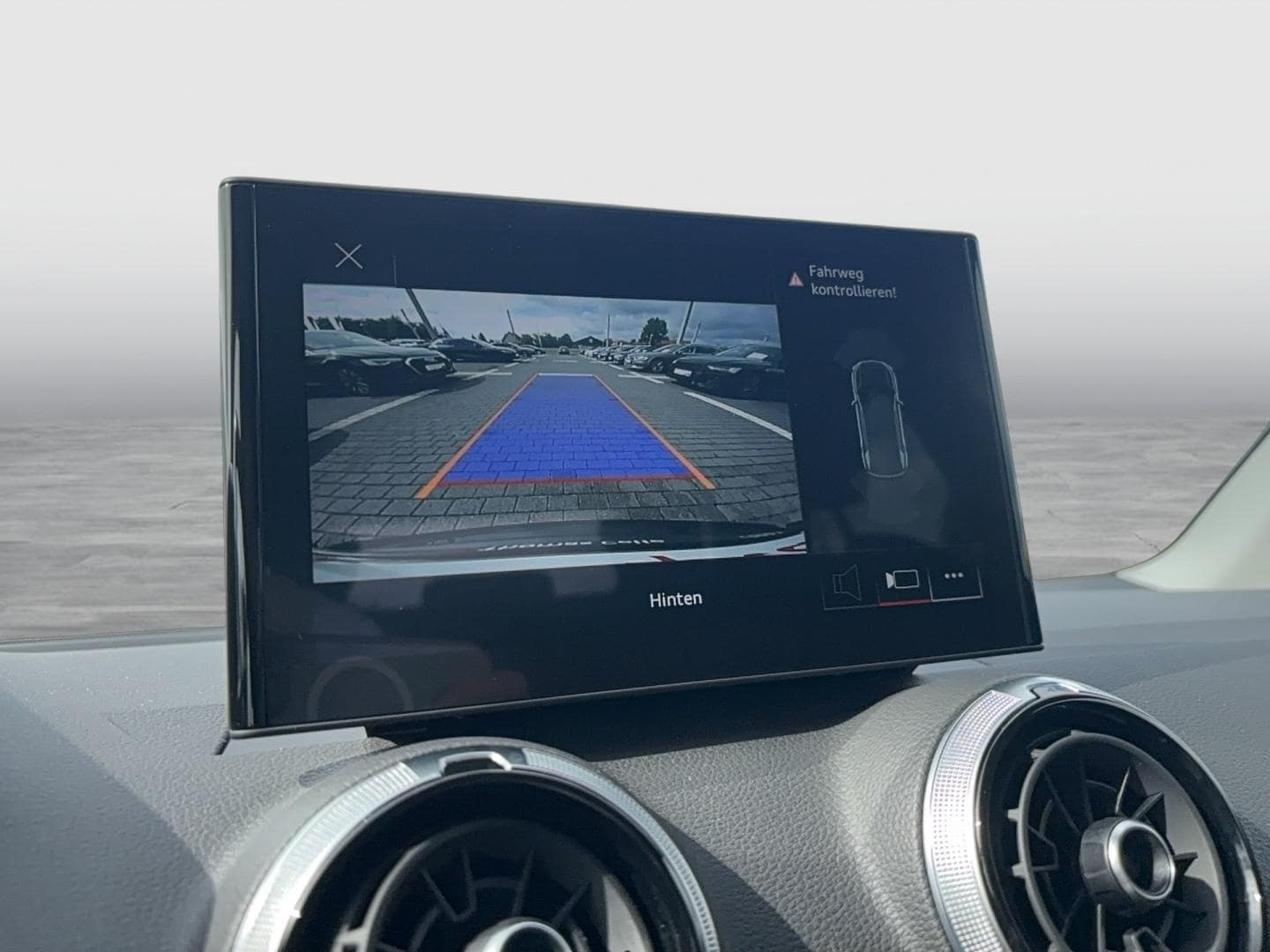 Bild über Audi Q2 advanced 35 TFSI 110(150) kW(PS) S tronic - für weitere Informationen kontaktieren Sie den Audi Partner