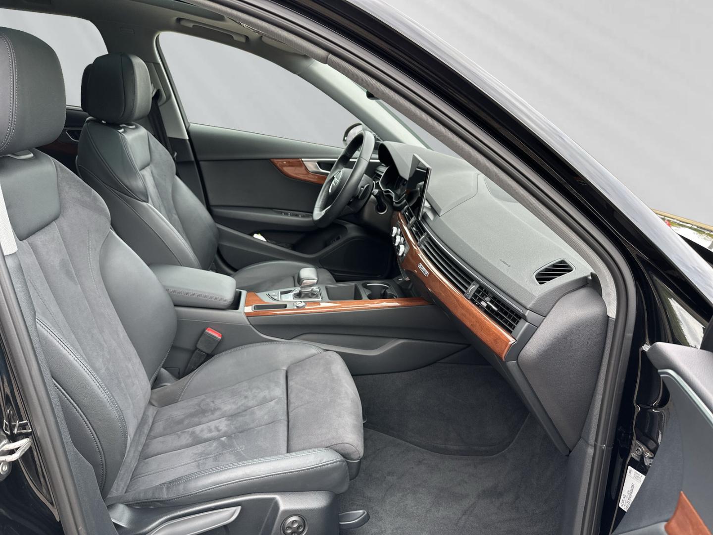 Image about Audi A4 Avant S line 50 TDI quattro tiptronic