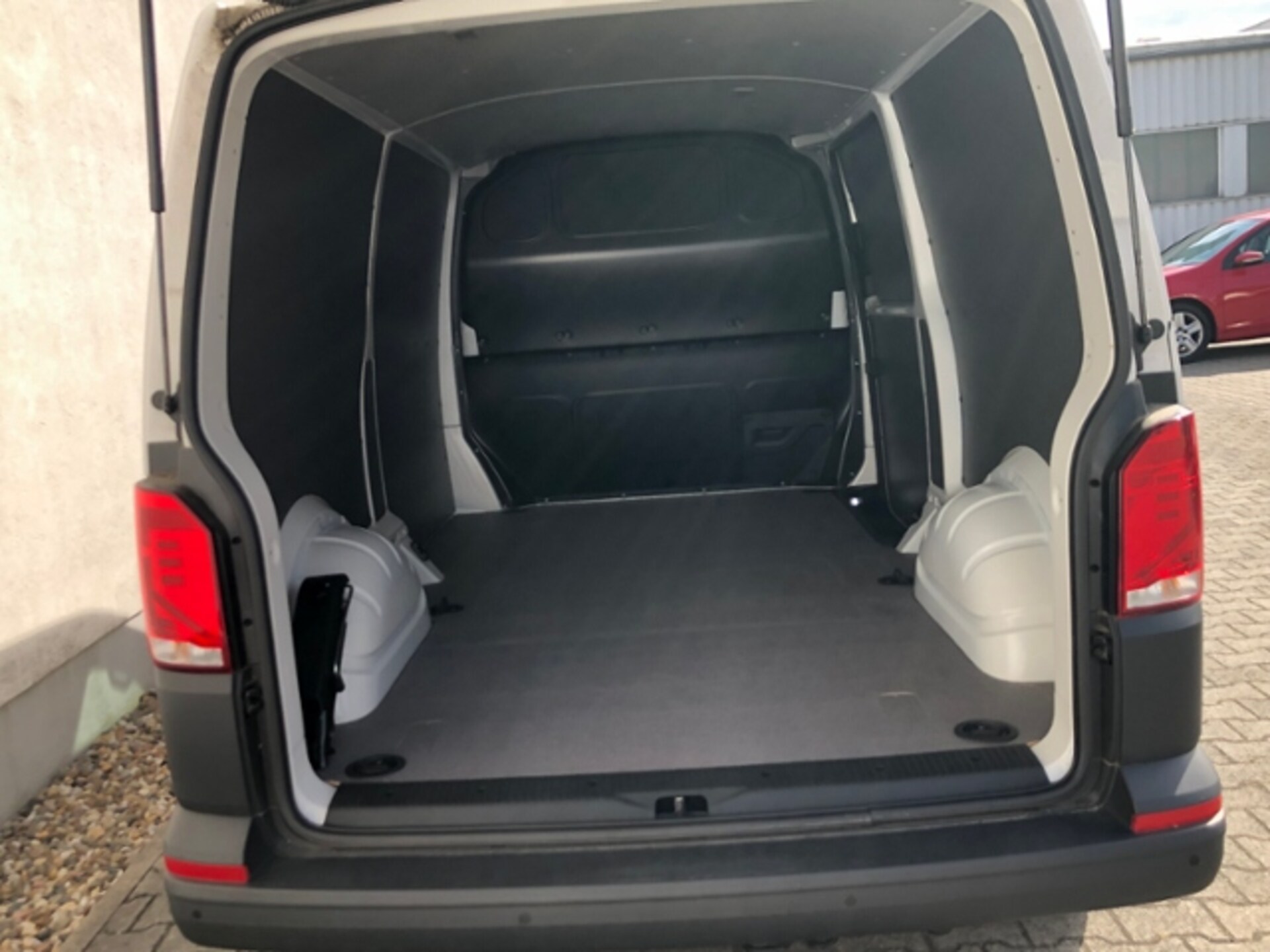 Volkswagen T6.1 Transporter Kasten langer Radstand