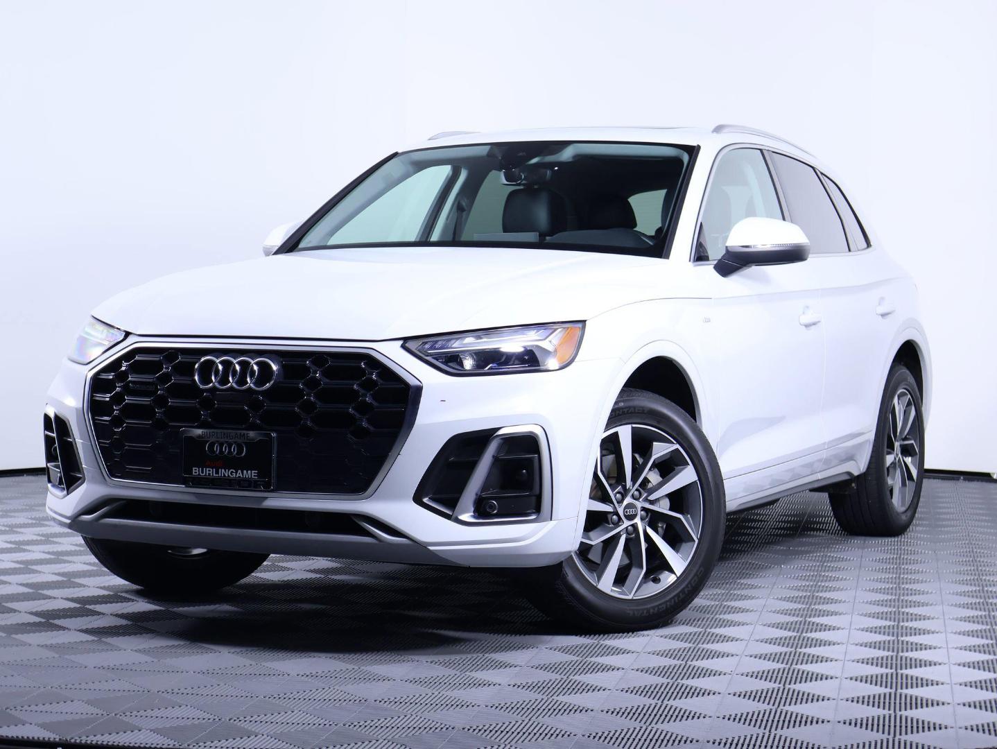 2023 Audi Q5 45 Premium Plus's photo