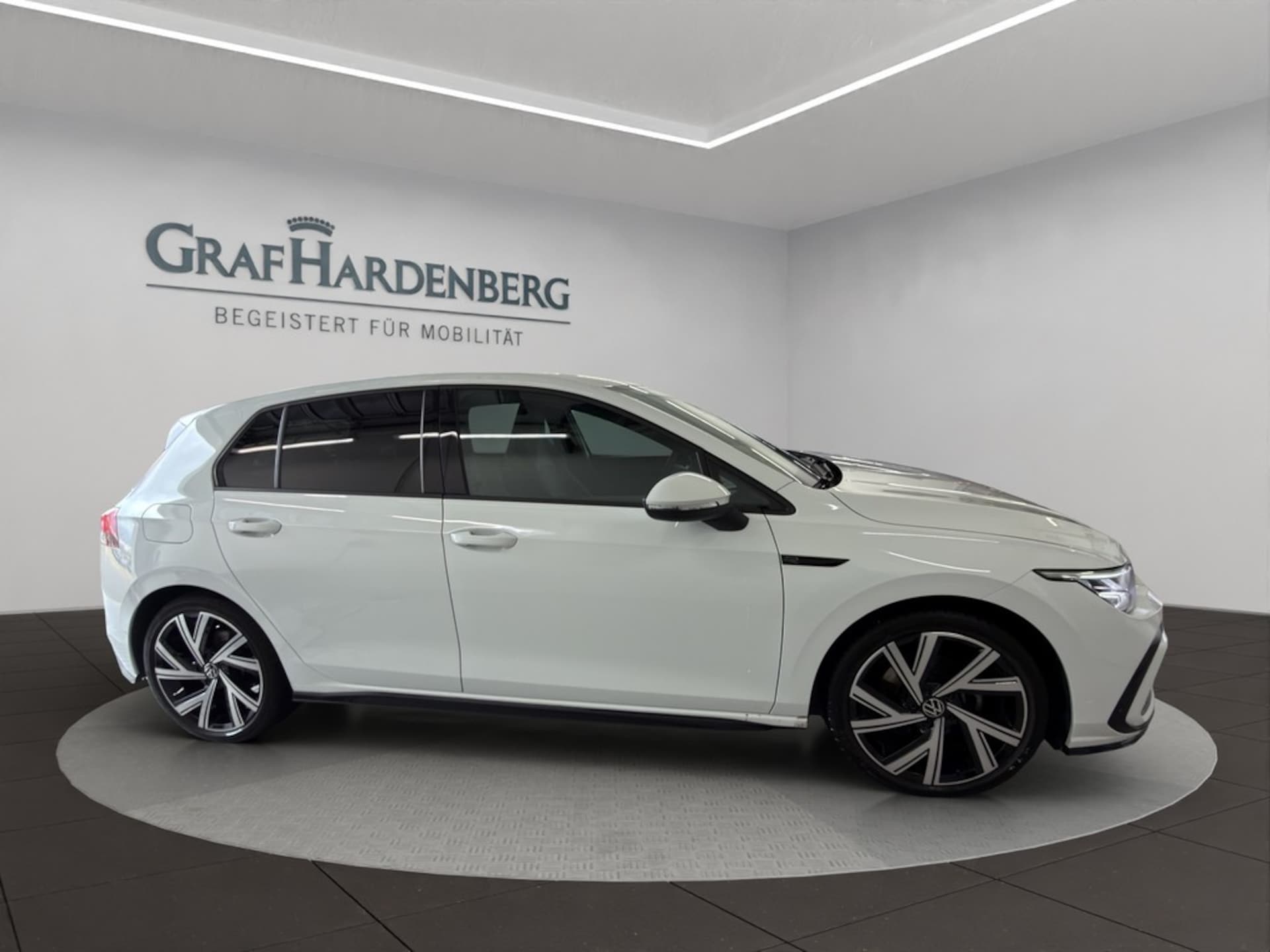 Volkswagen Golf R-Line