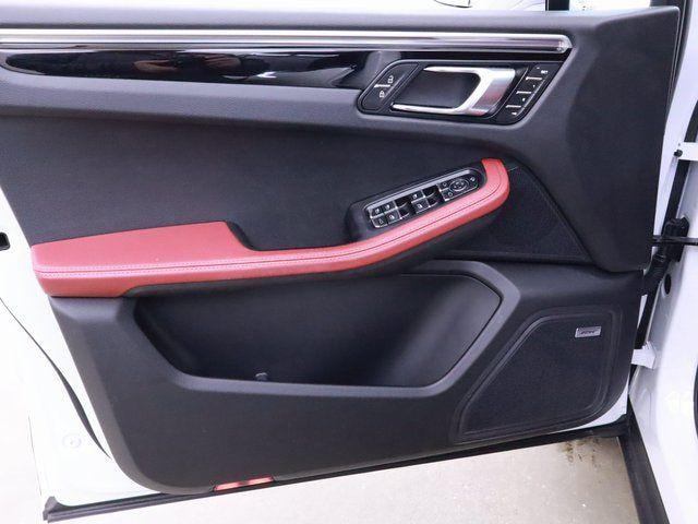 2024 Porsche Macan Base - Photo 22