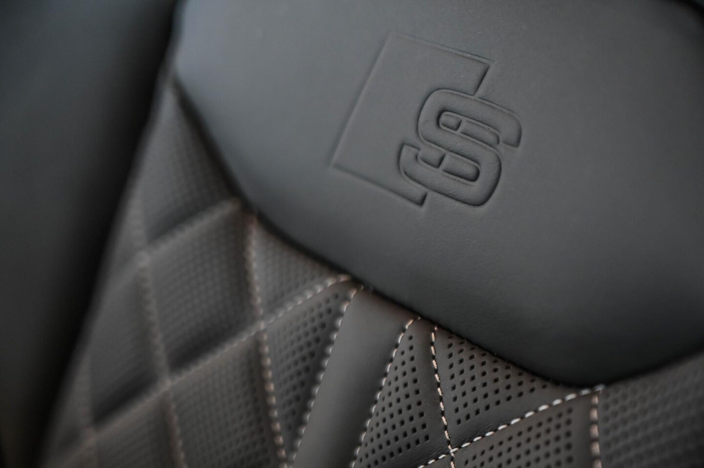 Image about Audi SQ7 TFSI quattro tiptronic
