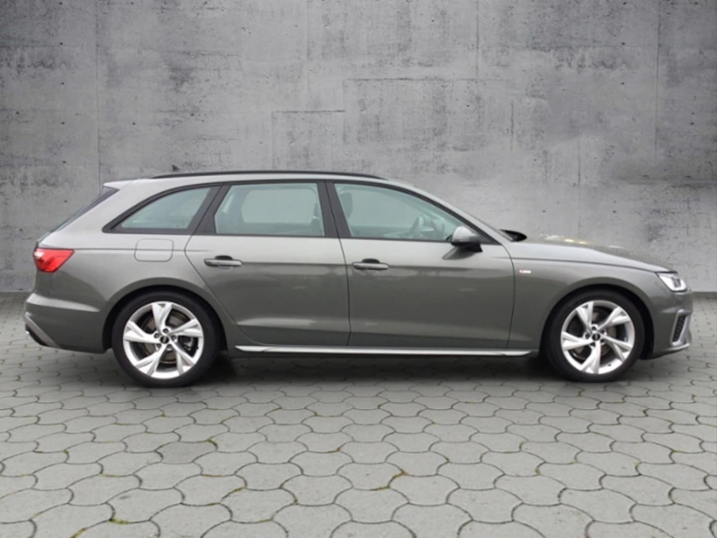 Bild über Audi A4 Avant S line 30 TDI S tronic - für weitere Informationen kontaktieren Sie den Audi Partner