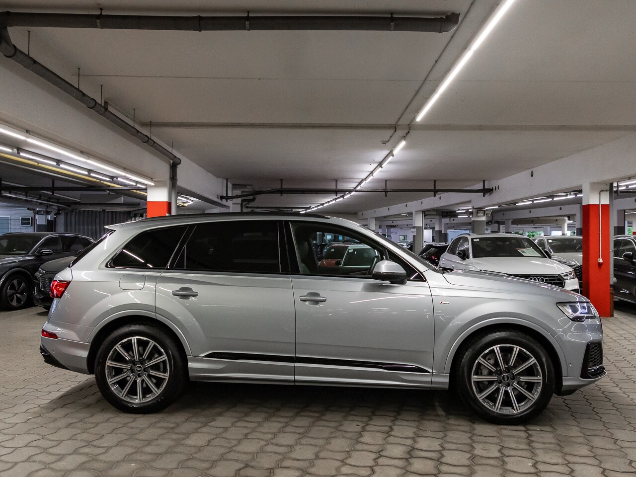 Image about Audi Q7 S line 55 TFSI quattro tiptronic