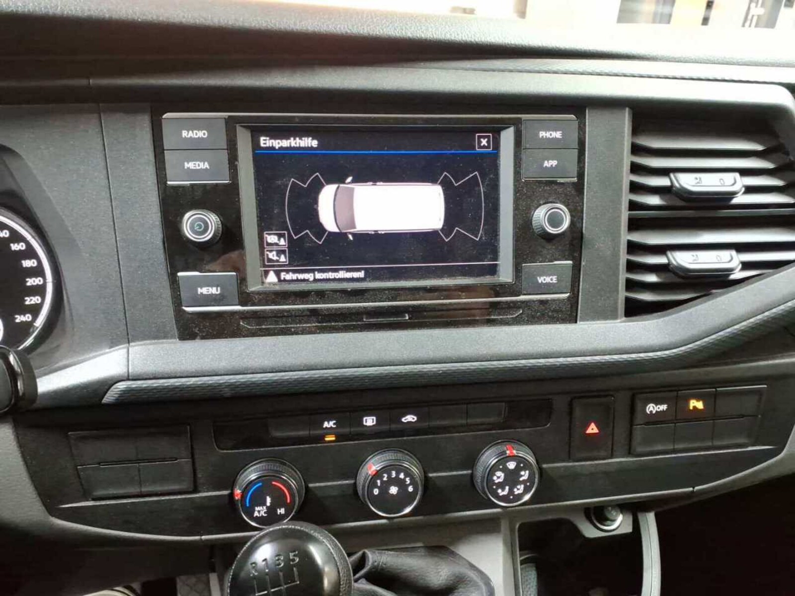 Volkswagen T6.1 Transporter Kombi kurzer Radstand – Bild 5