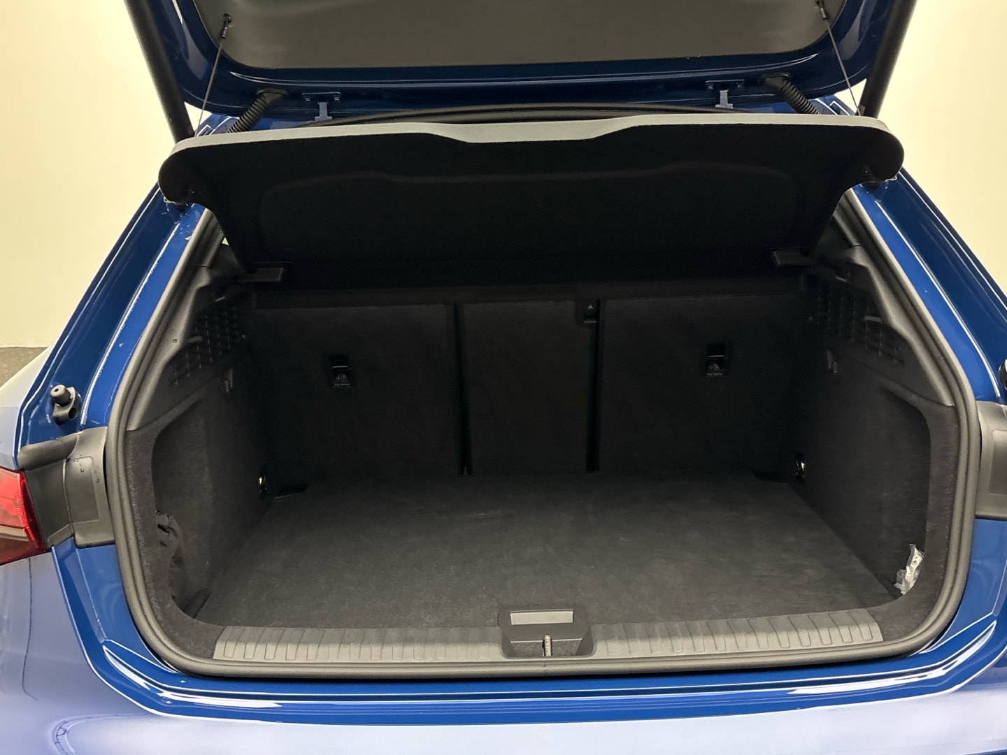 Bild über Audi A3 Sportback TFSI e S line 45 TFSI e S tronic - für weitere Informationen kontaktieren Sie den Audi Partner