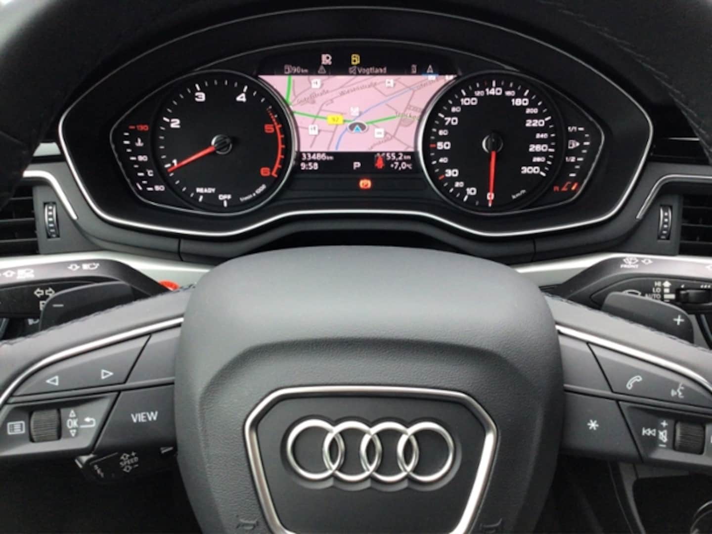 Bild über Audi A4 Avant S line 30 TDI S tronic - für weitere Informationen kontaktieren Sie den Audi Partner