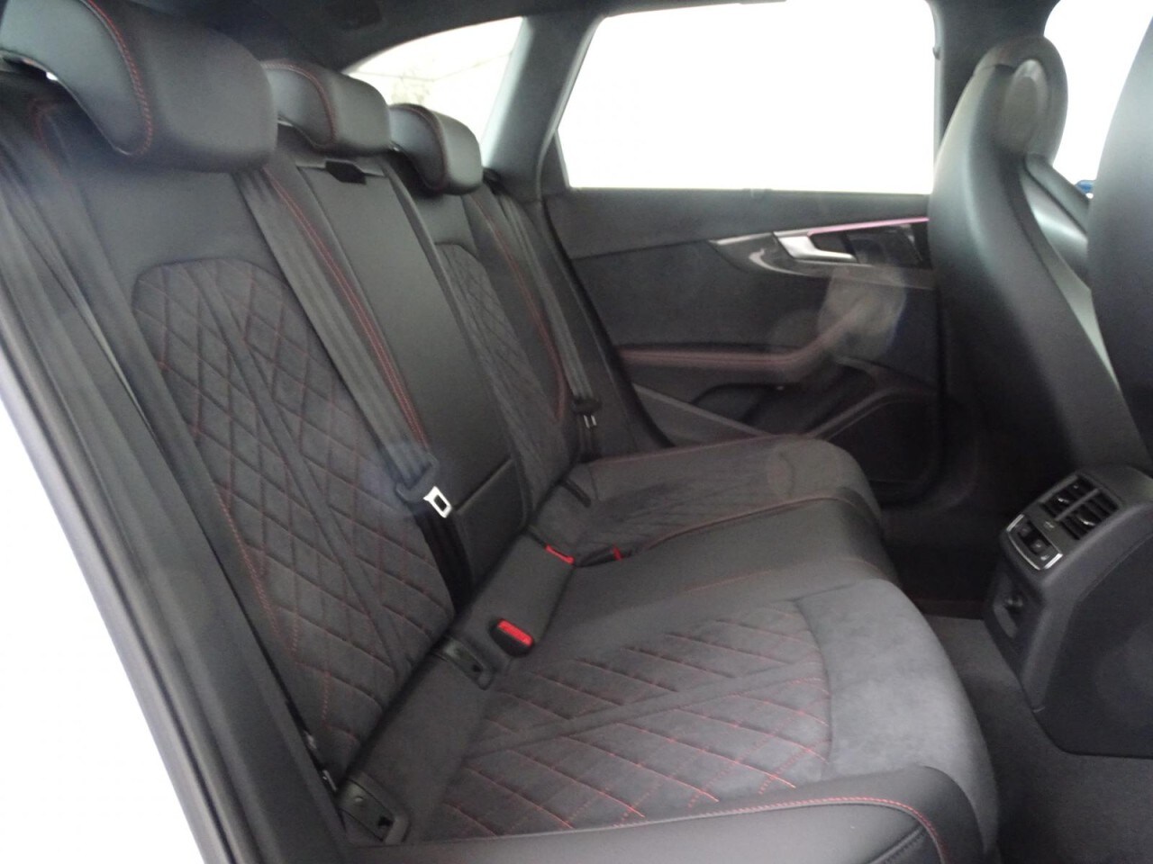 Image about Audi A4 Avant advanced 40 TDI S tronic