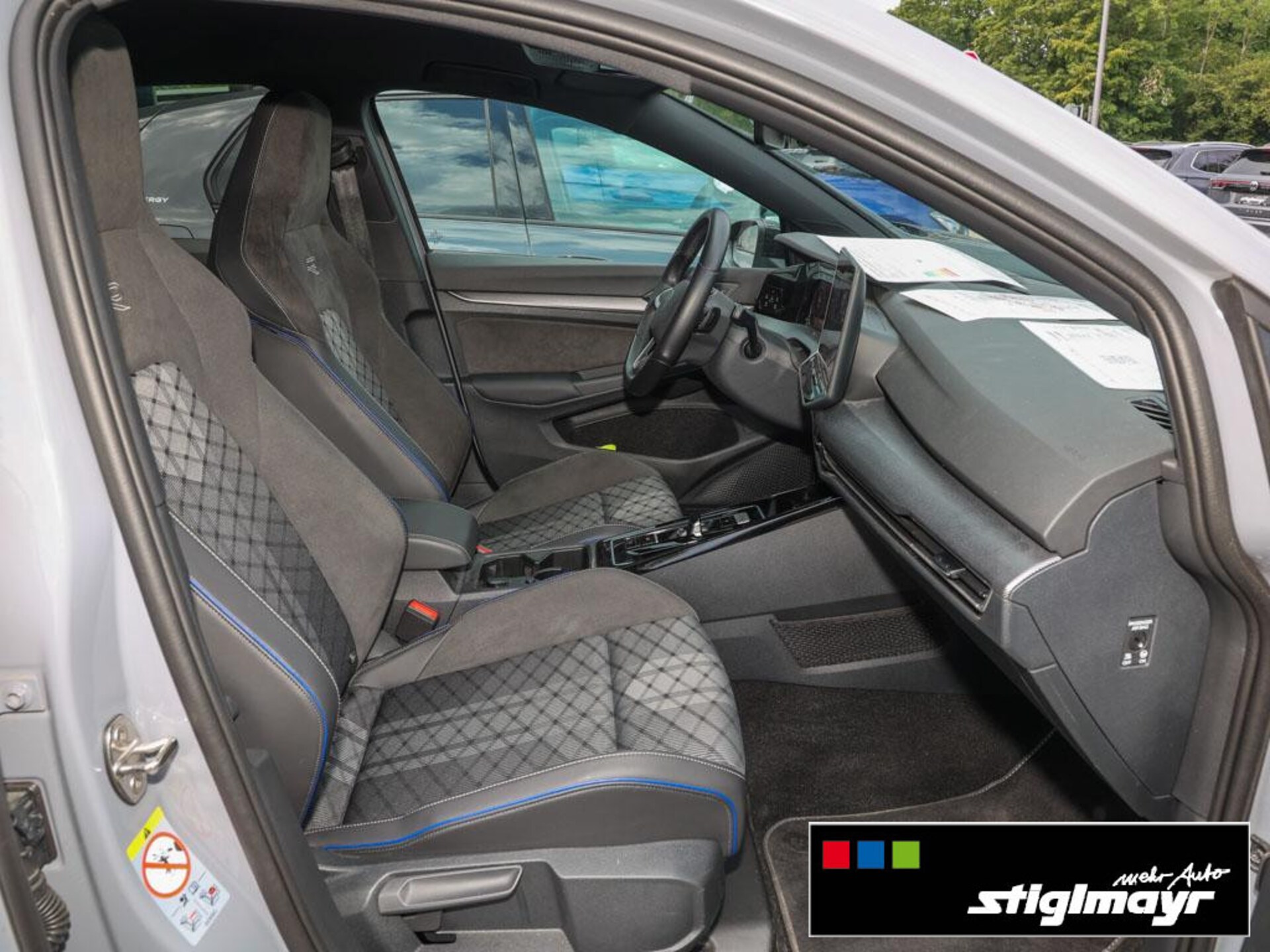 Volkswagen Golf R-Line