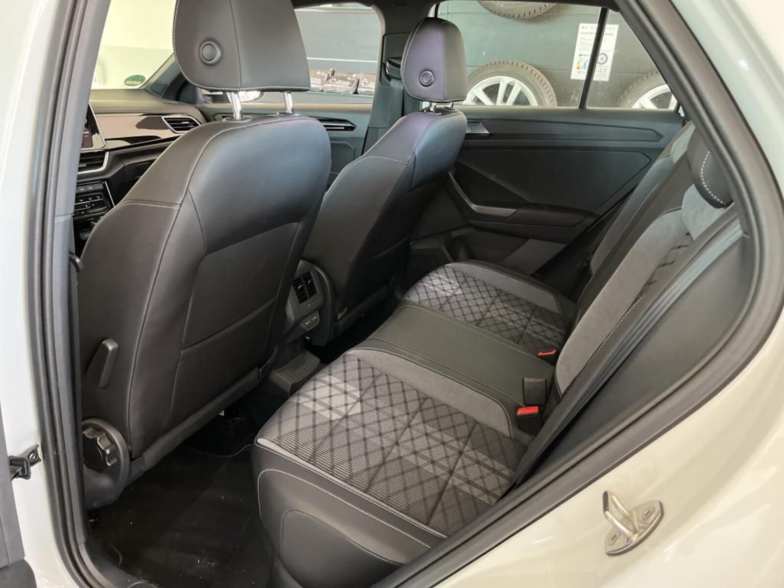 Volkswagen T-Roc – Bild 8