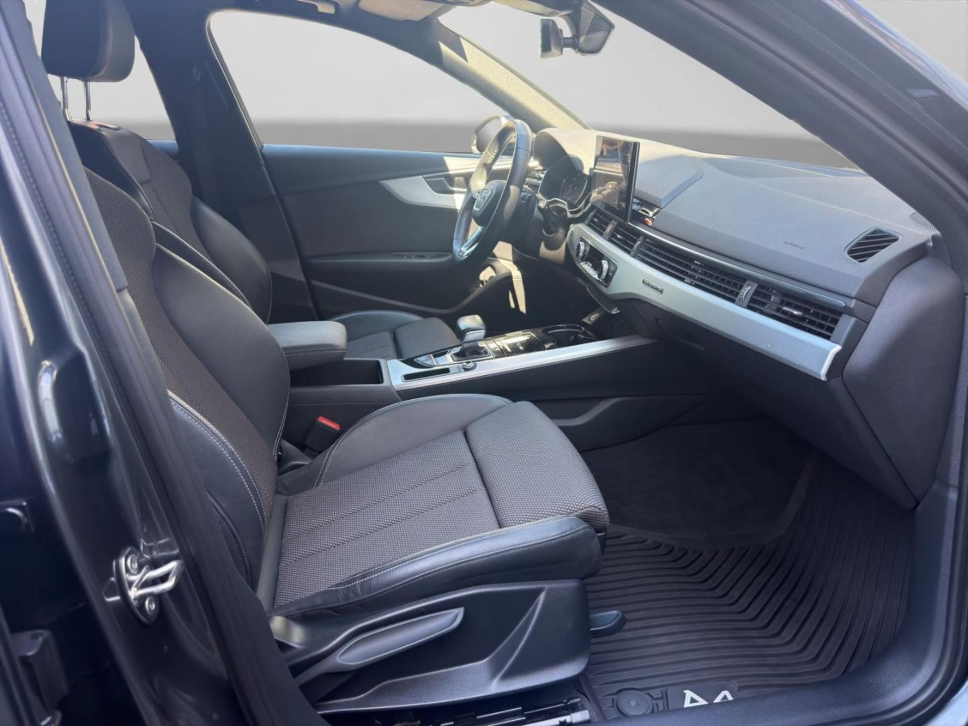 Audi A4 Avant S line