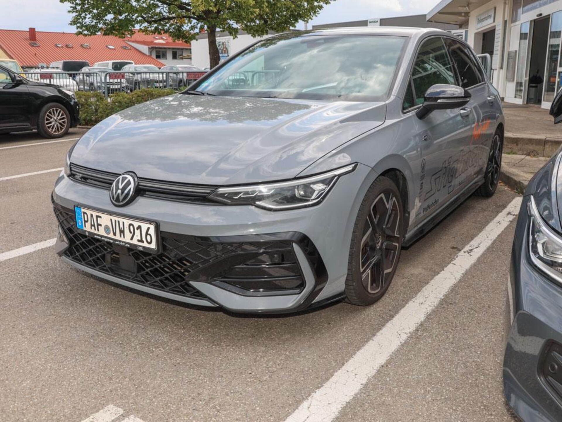 Volkswagen Golf R-Line