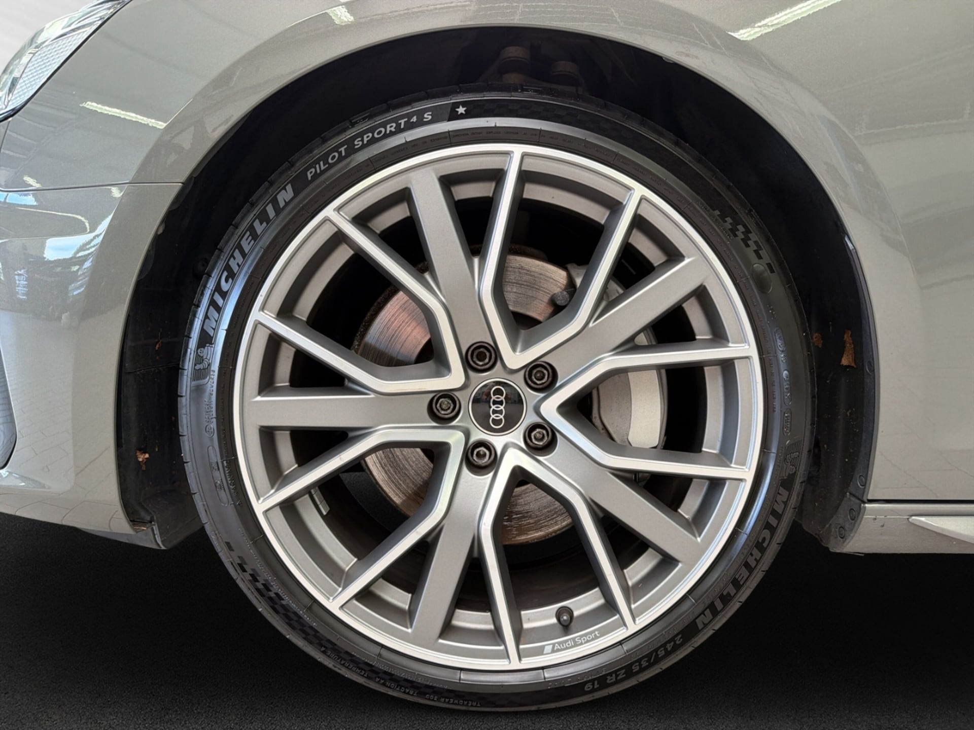 Audi A4 Avant S line
