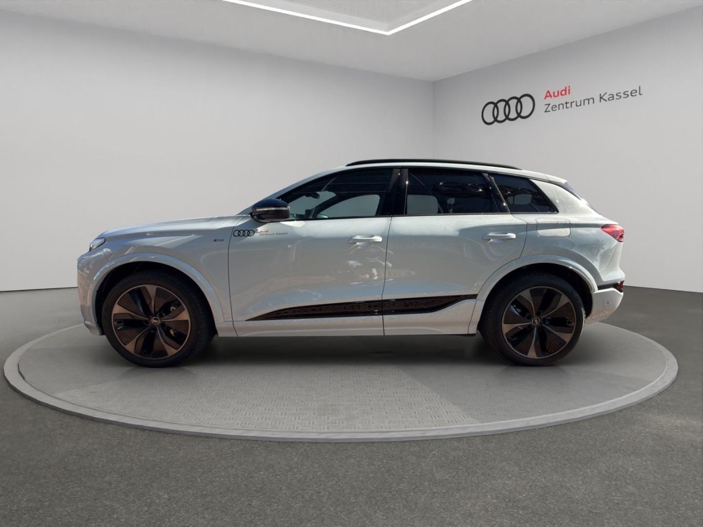 Bild über Audi Q6 SUV e-tron e-tron quattro - für weitere Informationen kontaktieren Sie den Audi Partner