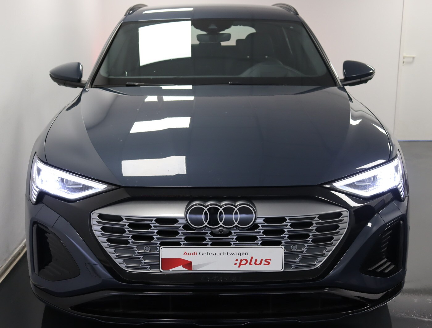 Image about Audi Q8 e-tron S line 55 e-tron quattro