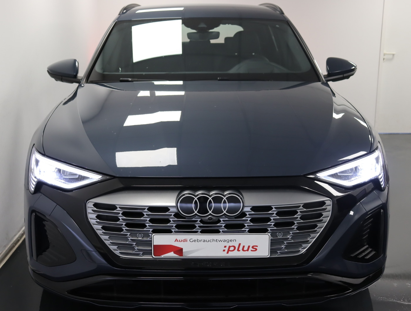 Image about Audi Q8 e-tron S line 55 e-tron quattro