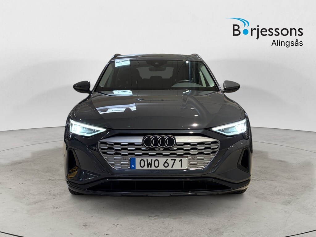Bild som visar&nbsp;Audi Q8 e-tron&nbsp;Q8 50 e-tron quattro Proline 250,00 kW - för mer information kontakta din Audi Partner