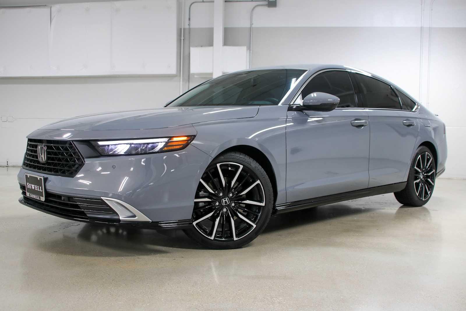 2026 Honda Accord Hybrid Touring's photo