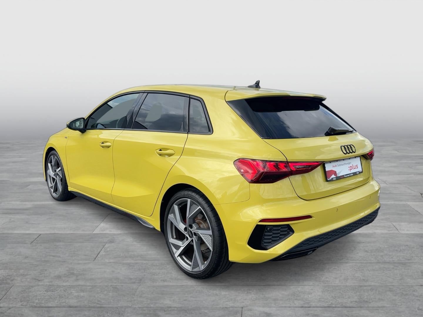 Bild über Audi A3 Sportback S line 35 TFSI S tronic - für weitere Informationen kontaktieren Sie den Audi Partner