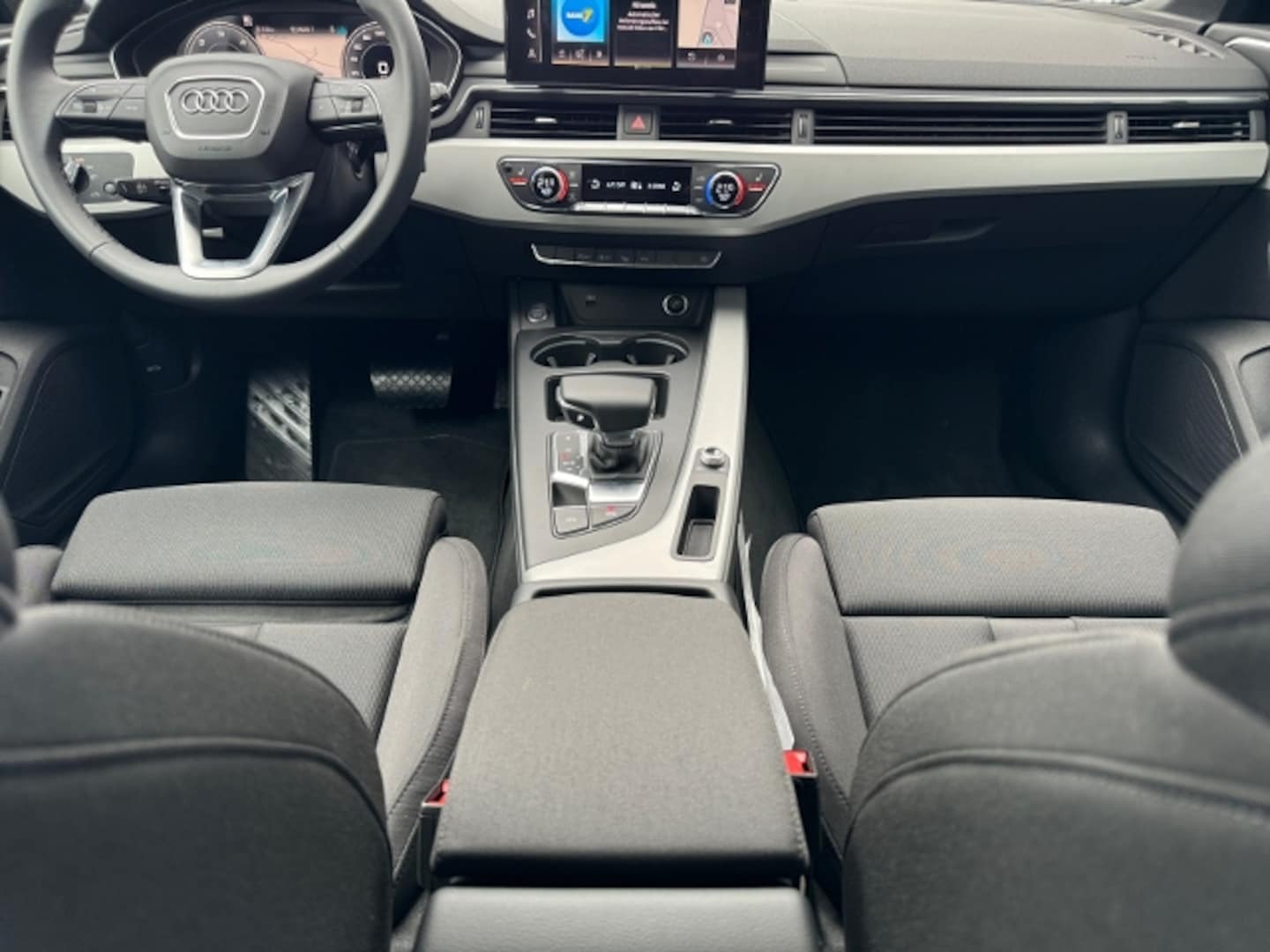 Bild über Audi A4 Avant advanced 35 TDI S tronic - für weitere Informationen kontaktieren Sie den Audi Partner