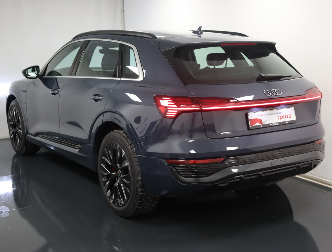 Image about Audi Q8 e-tron S line 55 e-tron quattro