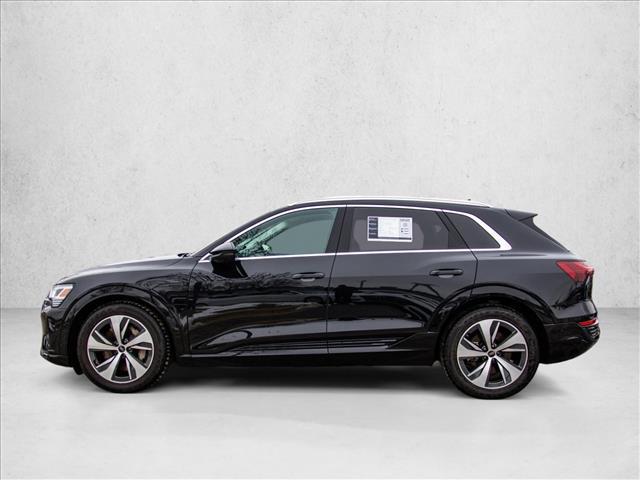 2024 AUDI Q8 - Image 8