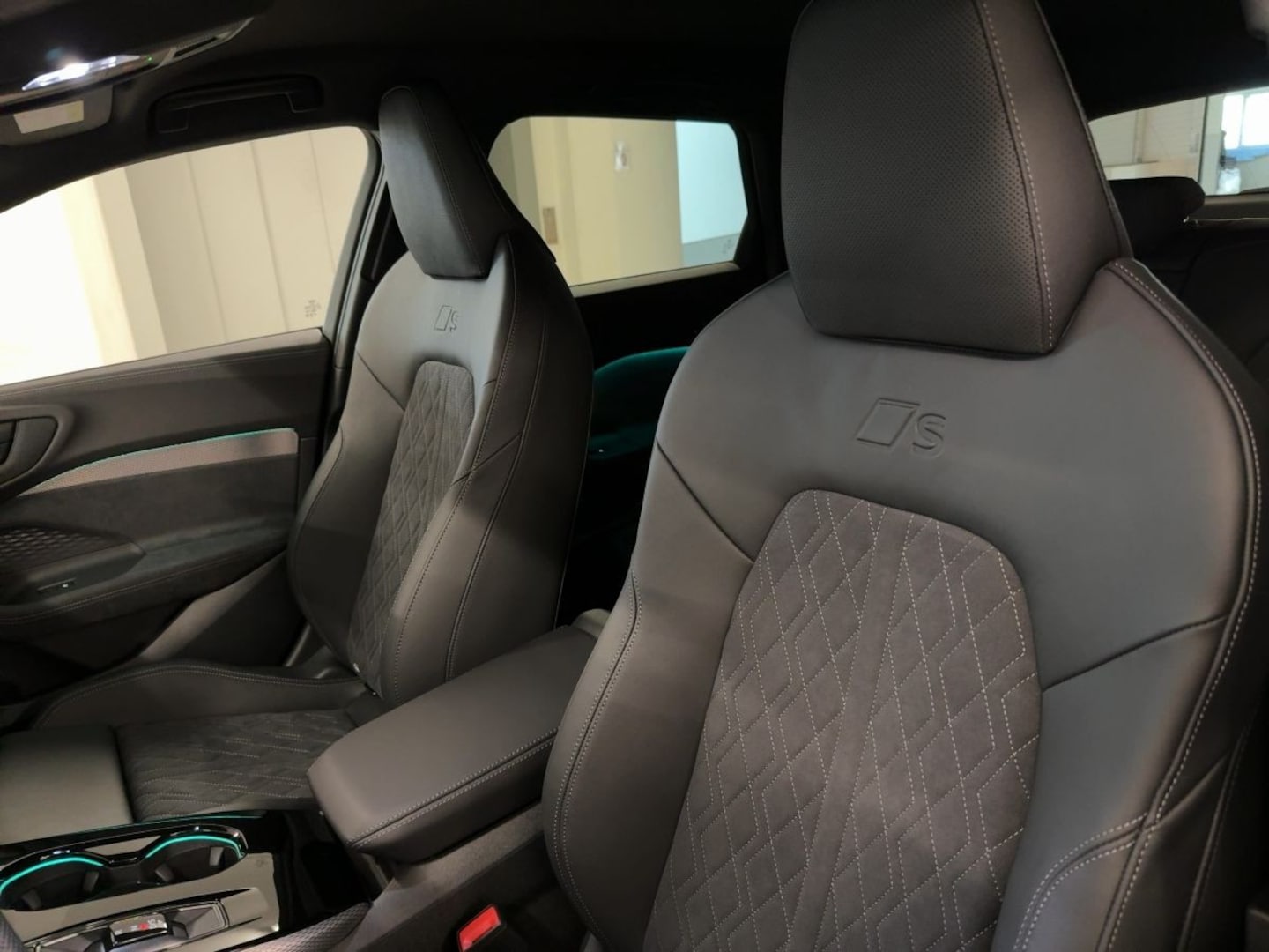 Bild über Audi A5 Avant e-hybrid e-hybrid quattro 270 kW S tronic - für weitere Informationen kontaktieren Sie den Audi Partner
