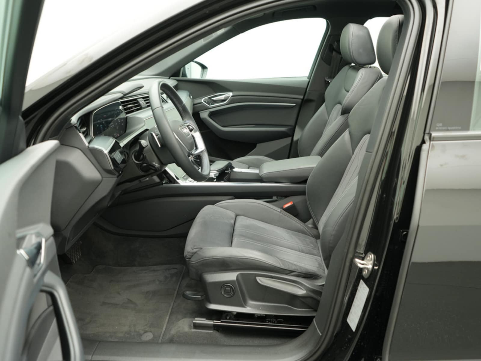 Audi Q8 e-tron – Bild 17