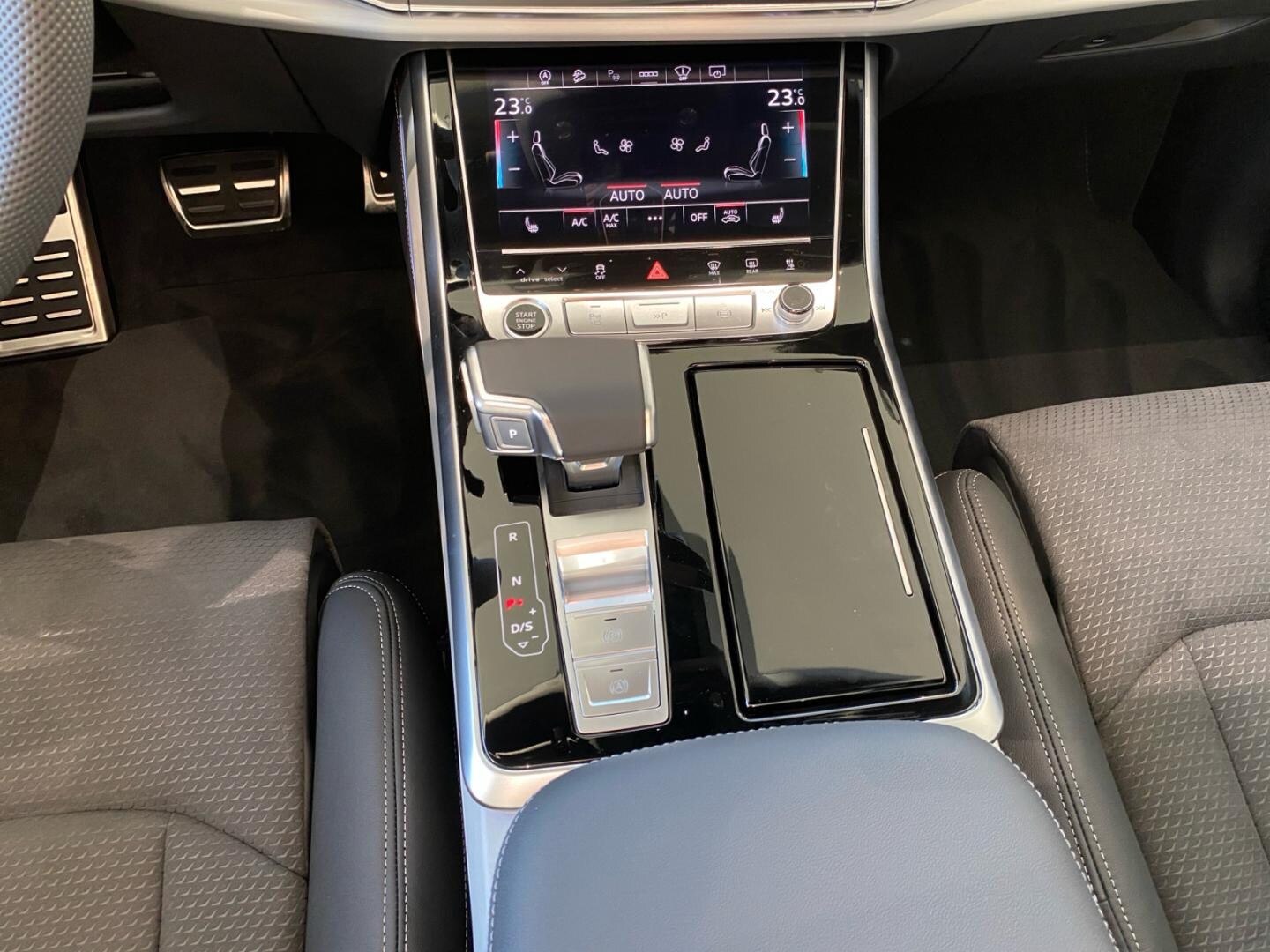 Bild über Audi Q7 SUV S line business TDI quattro 210 kW tiptronic - für weitere Informationen kontaktieren Sie den Audi Partner