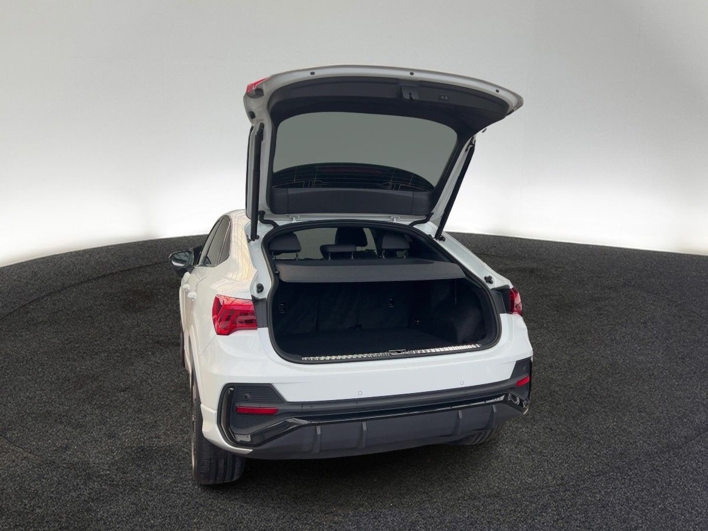 Bild über Audi Q3 Sportback S line 45 TFSI quattro S tronic - für weitere Informationen kontaktieren Sie den Audi Partner