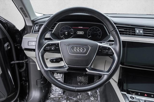 2024 AUDI Q8 - Image 13