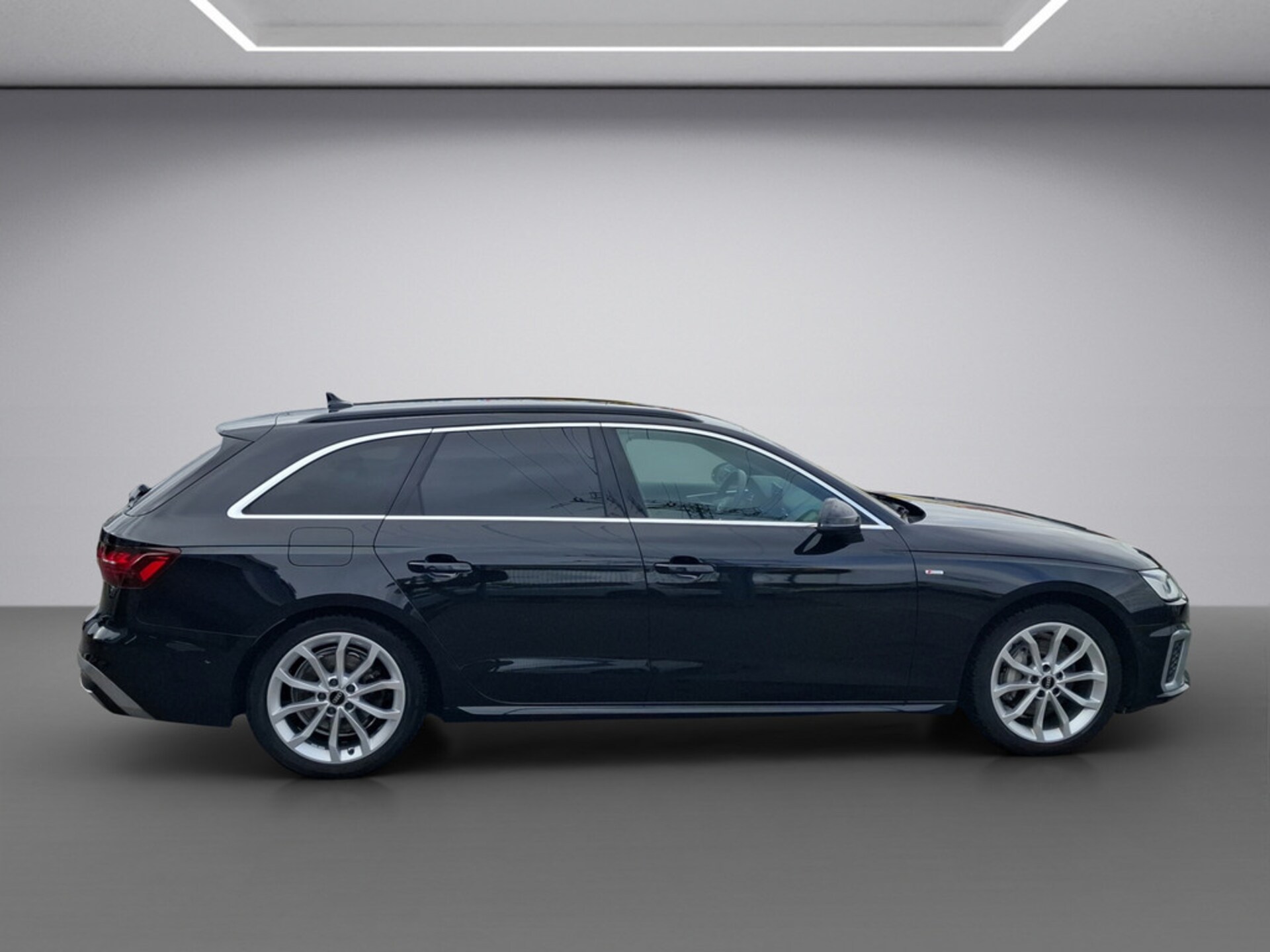 Audi A4 Avant S line