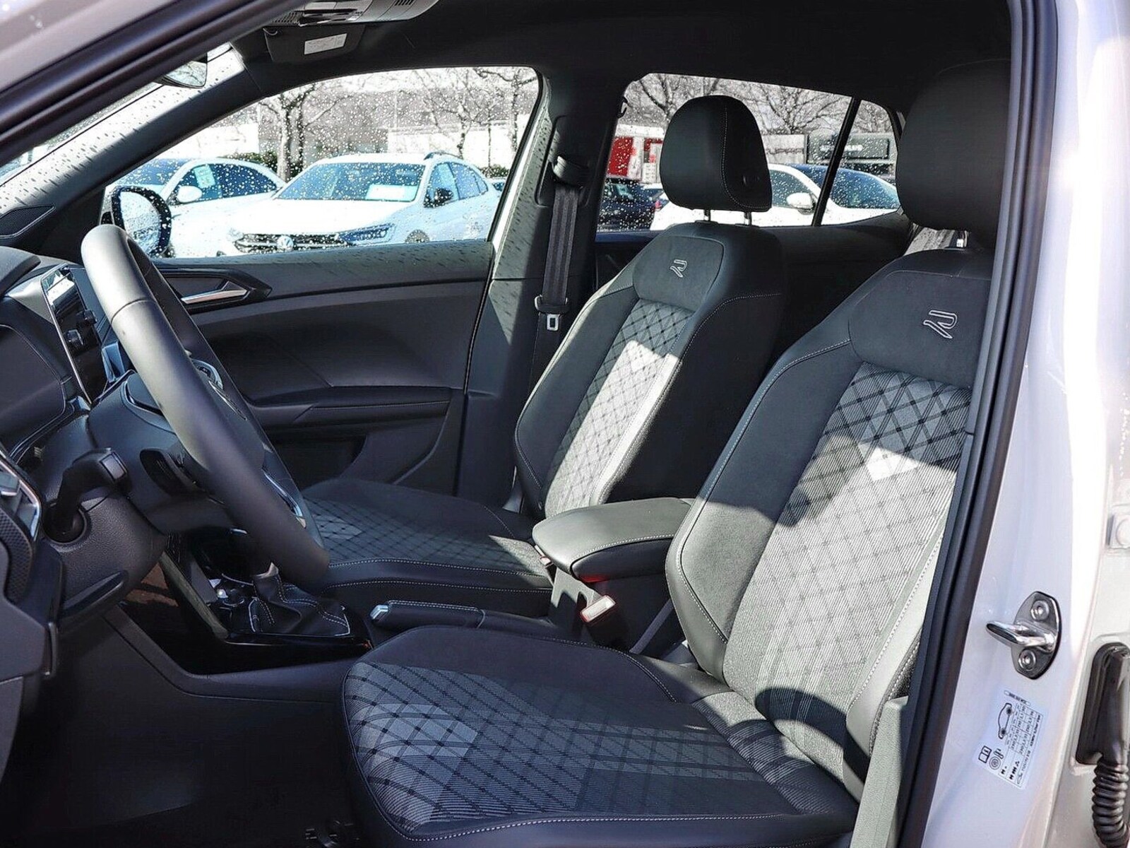 Volkswagen T-Cross – Bild 12