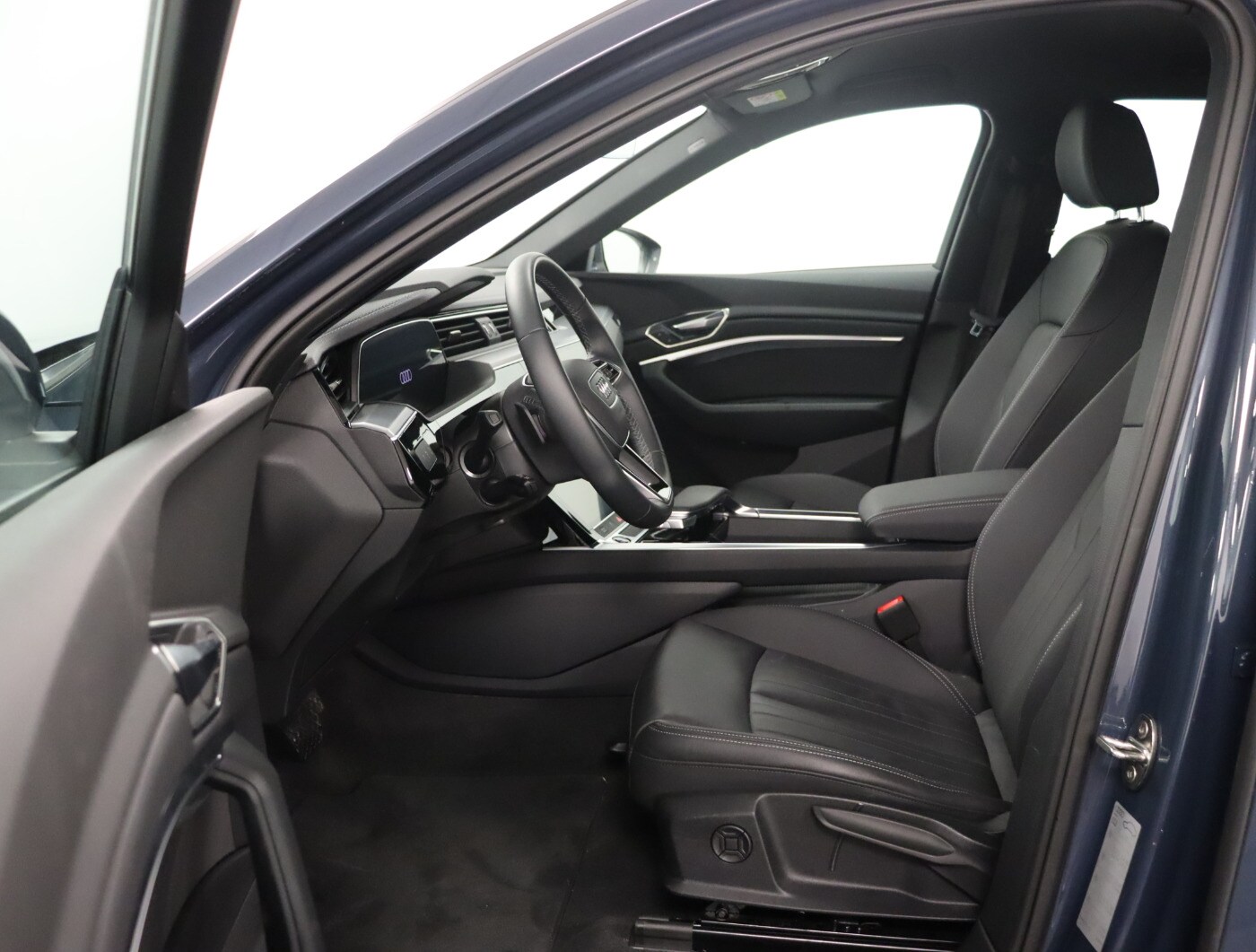 Image about Audi Q8 e-tron S line 55 e-tron quattro