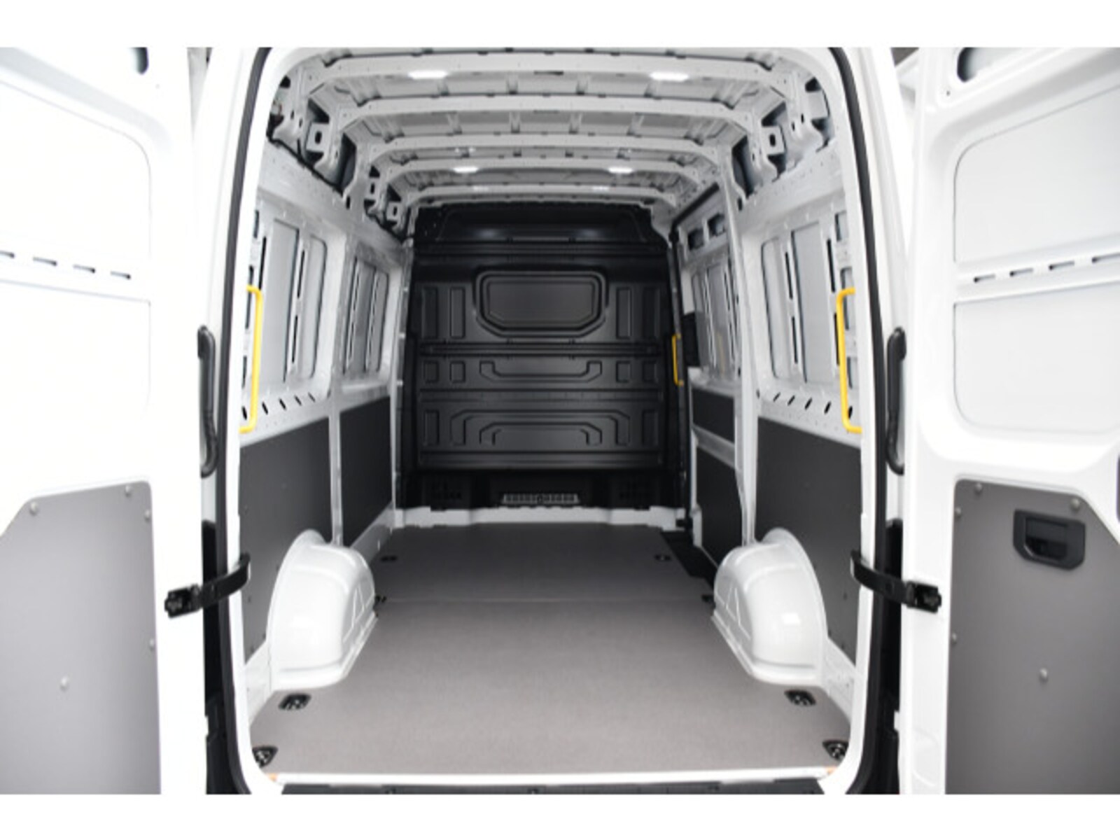 Volkswagen Crafter Kasten mittlerer Radstand – Bild 11
