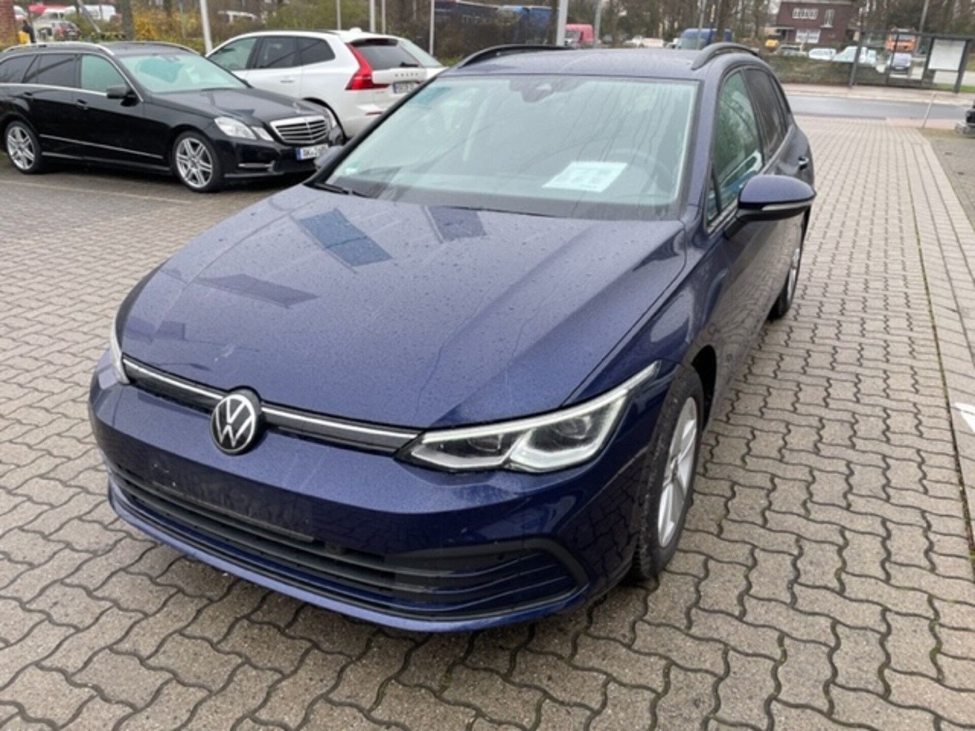 Volkswagen Golf Variant Life