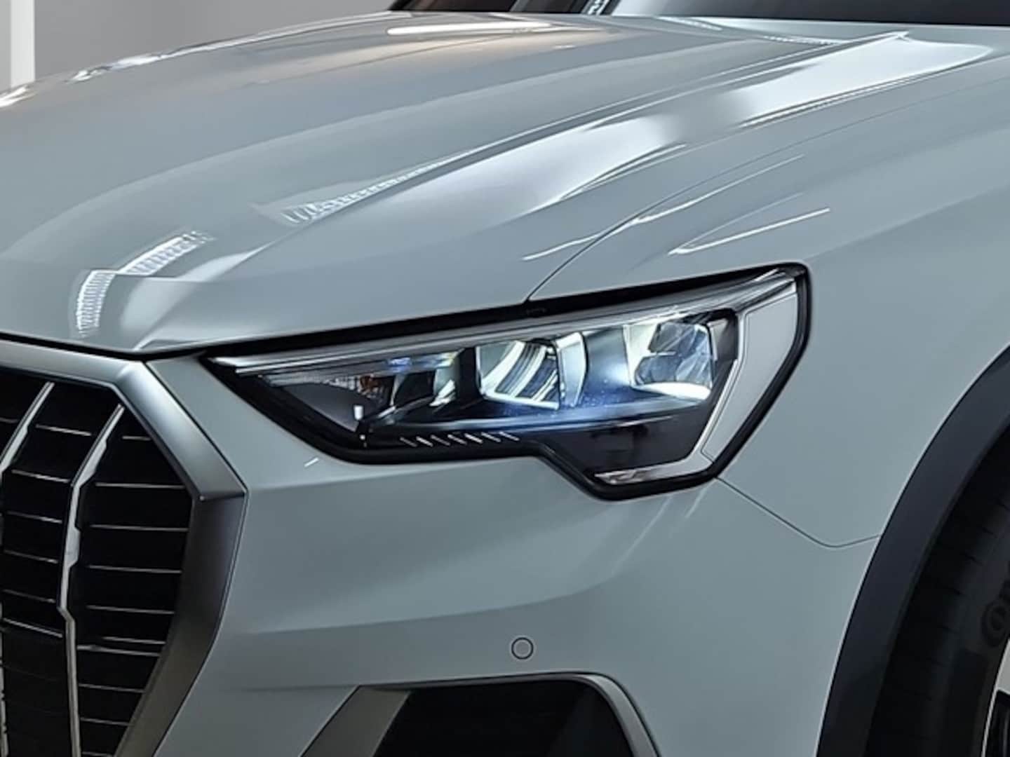 Bild über Audi Q3 TDI 110 kW S tronic - für weitere Informationen kontaktieren Sie den Audi Partner