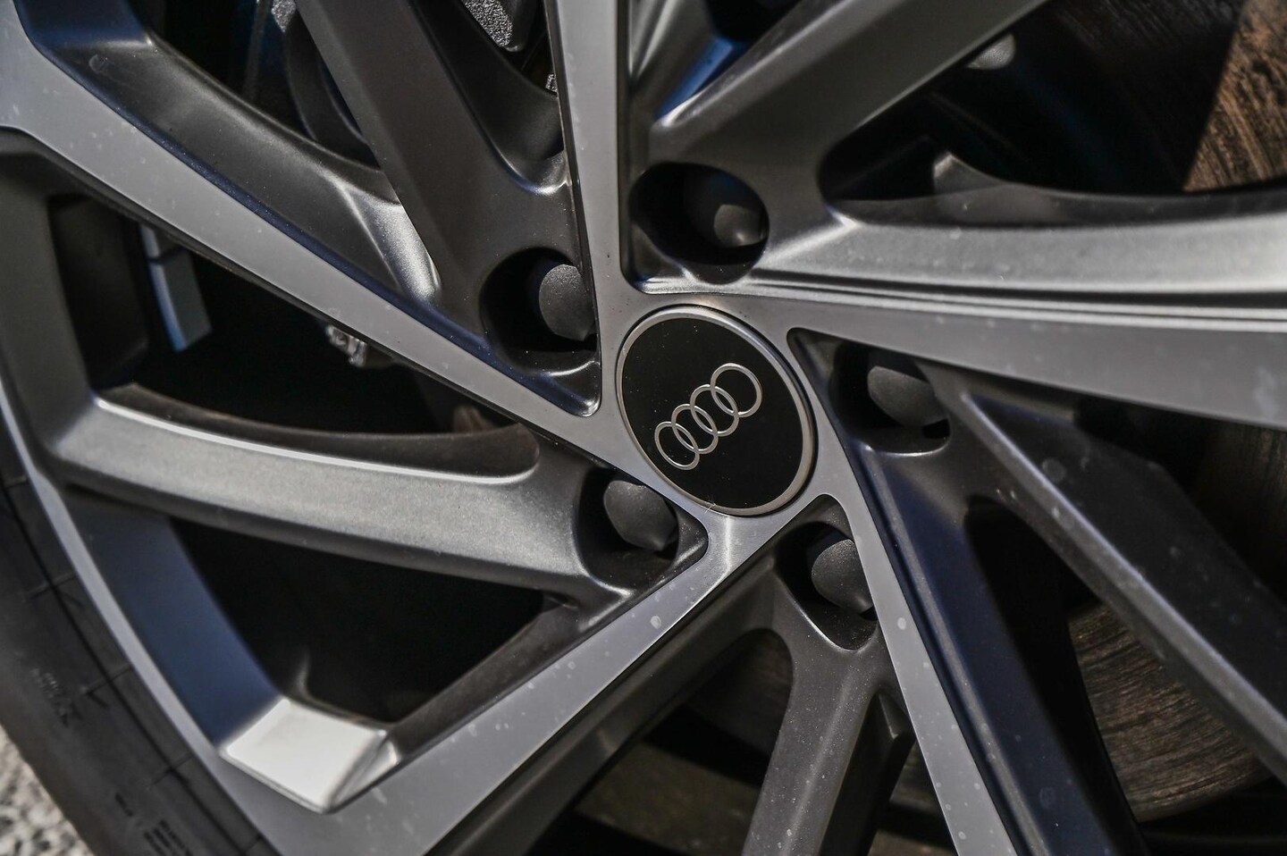 Image about Audi Q5 SUV TDI quattro 150 kW sport