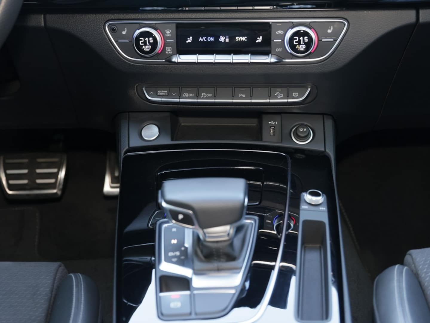 Bild über Audi Q5 Sportback 40 TDI quattro S tronic - für weitere Informationen kontaktieren Sie den Audi Partner