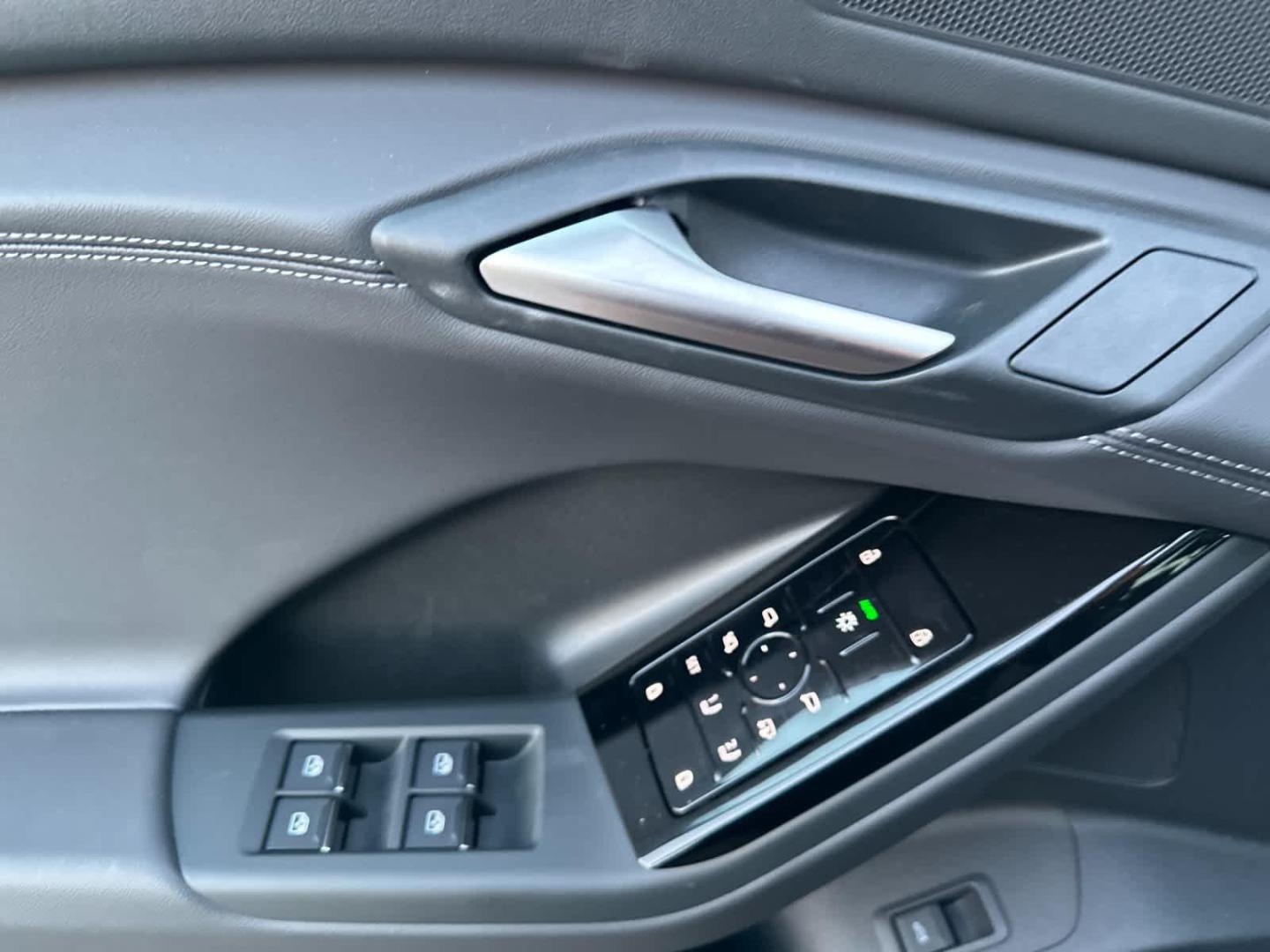2025 Audi Q6 e-tron Premium - Photo 12