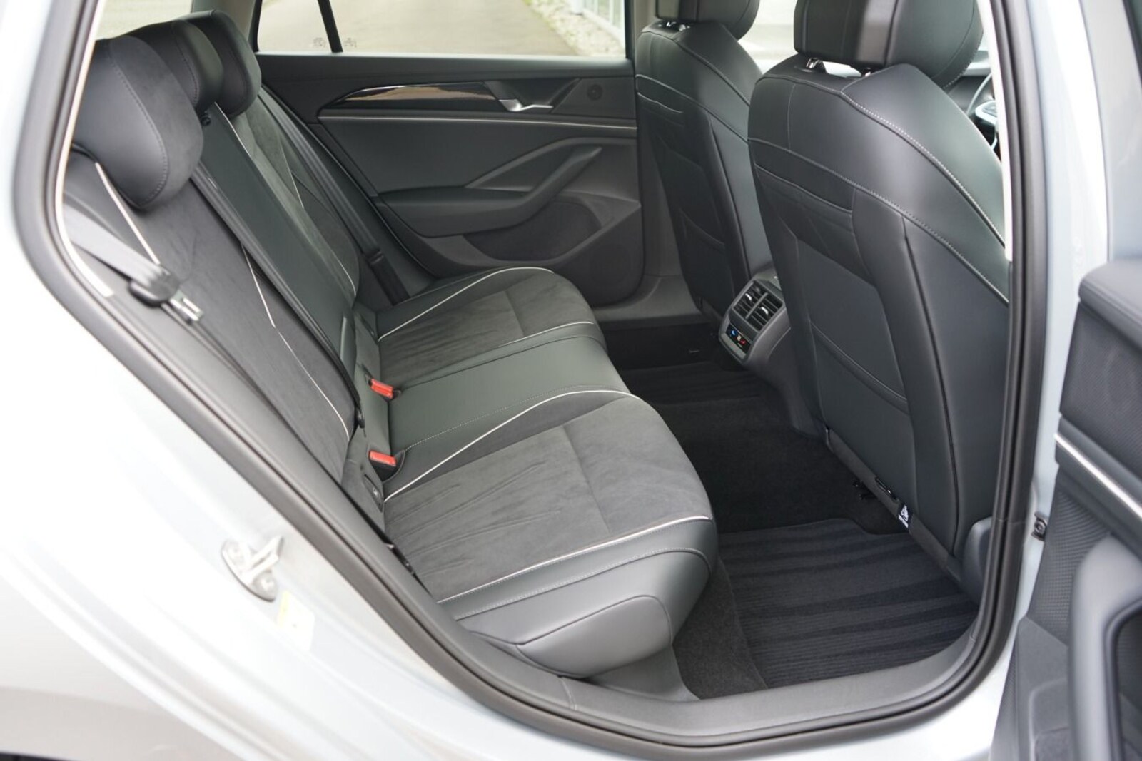 Volkswagen Passat – Bild 9