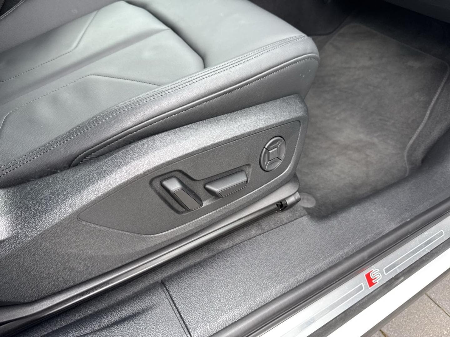 Bild über Audi Q3 Sportback TFSI quattro 140 kW S tronic - für weitere Informationen kontaktieren Sie den Audi Partner