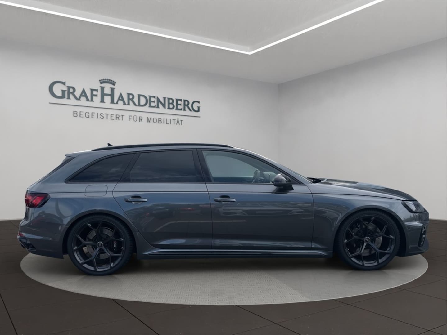 Bild über Audi RS 4 Avant TFSI quattro tiptronic - für weitere Informationen kontaktieren Sie den Audi Partner