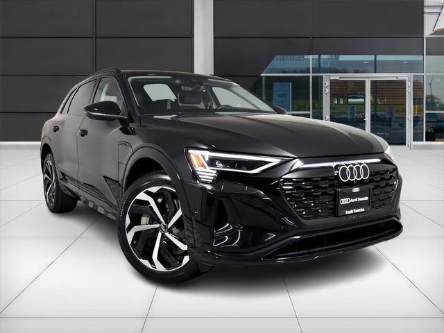 Photo of 2024 Audi Q8 e-tron