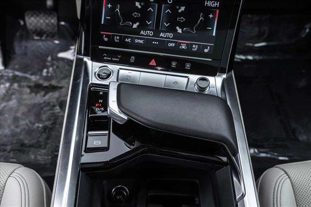 2024 AUDI Q8 - Image 20