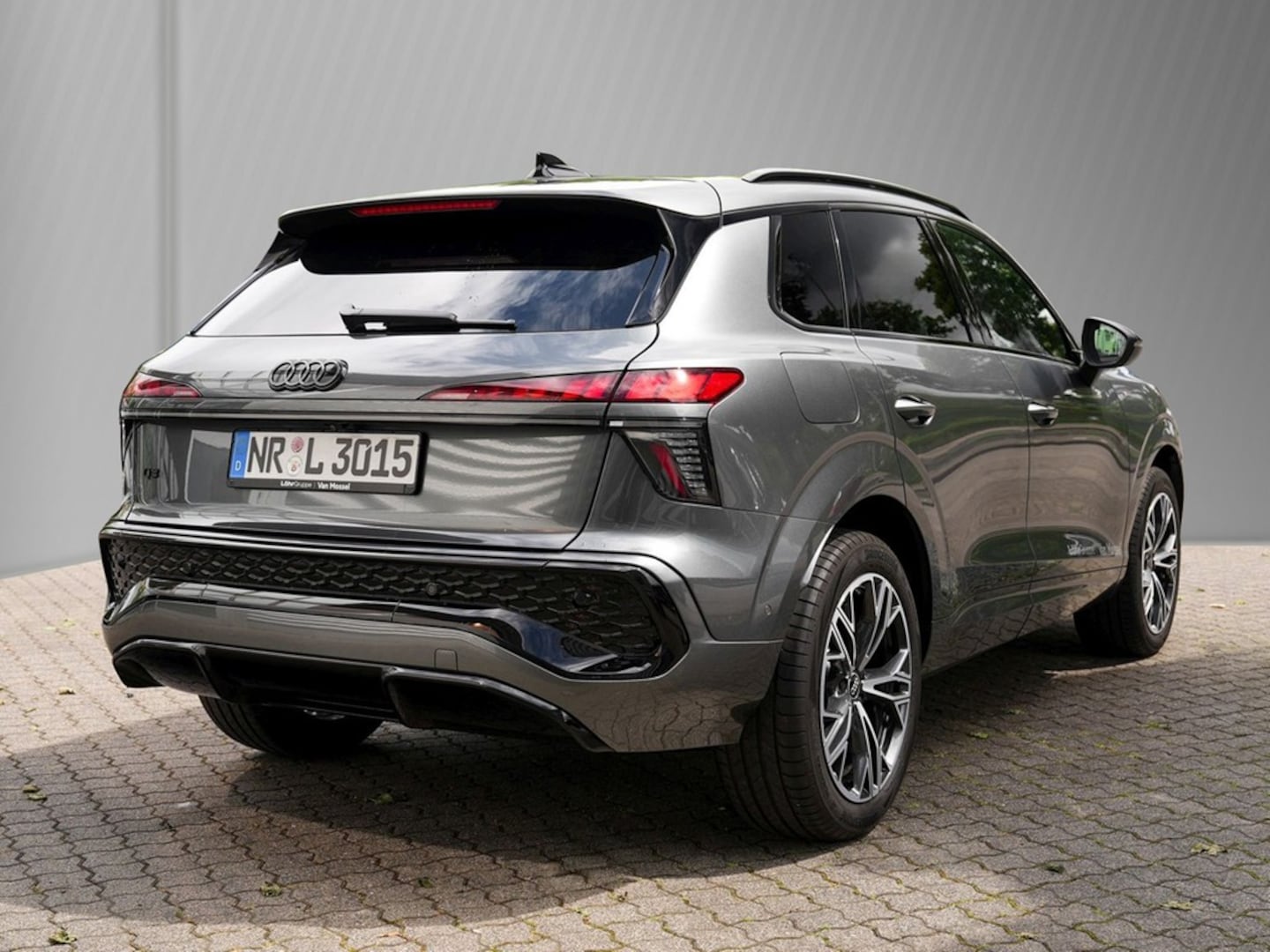 Bild über Audi Q3 SUV TFSI 110 kW S tronic - für weitere Informationen kontaktieren Sie den Audi Partner