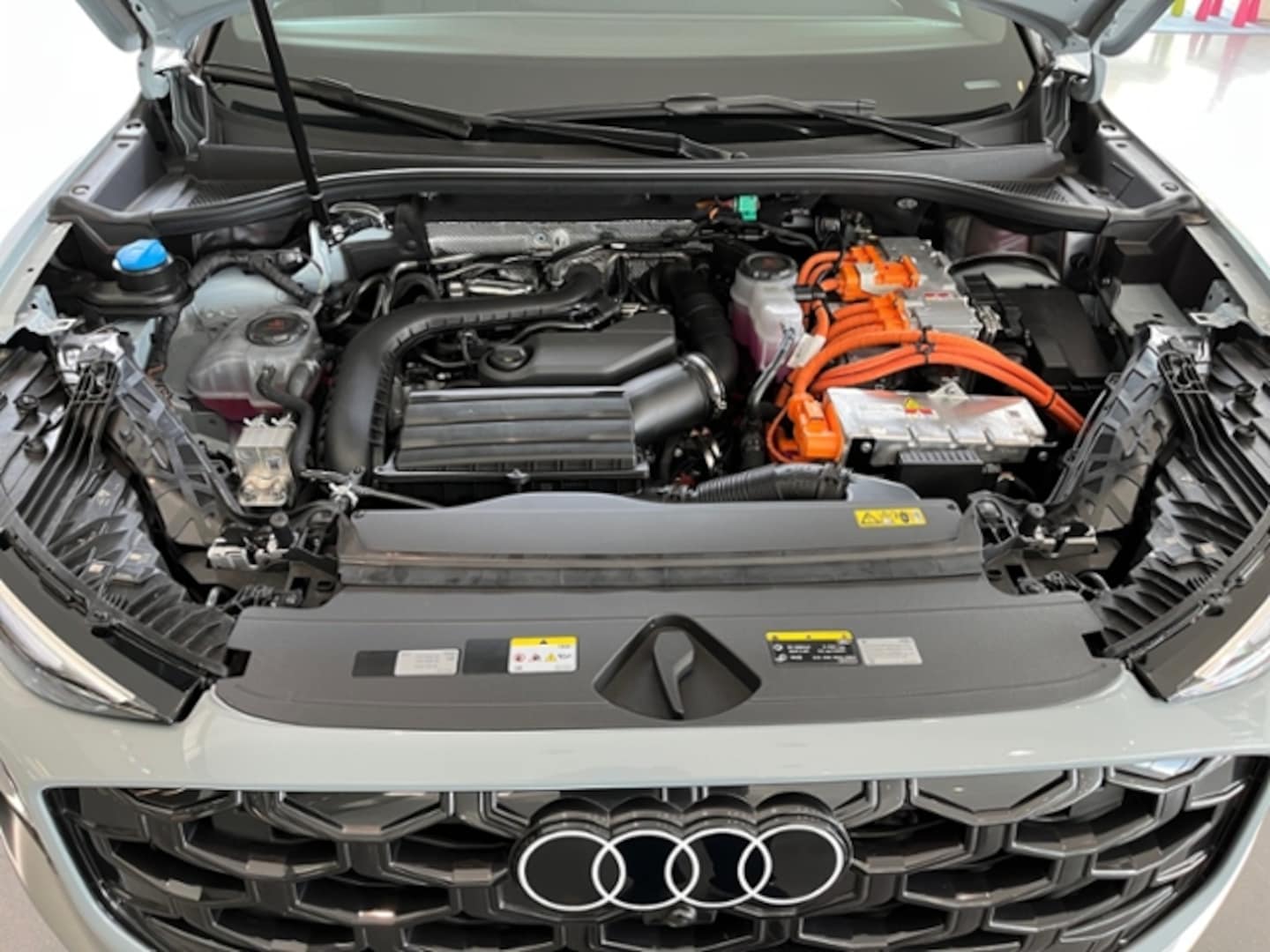 Bild über Audi Q3 SUV e-hybrid e-hybrid 200 kW S tronic - für weitere Informationen kontaktieren Sie den Audi Partner
