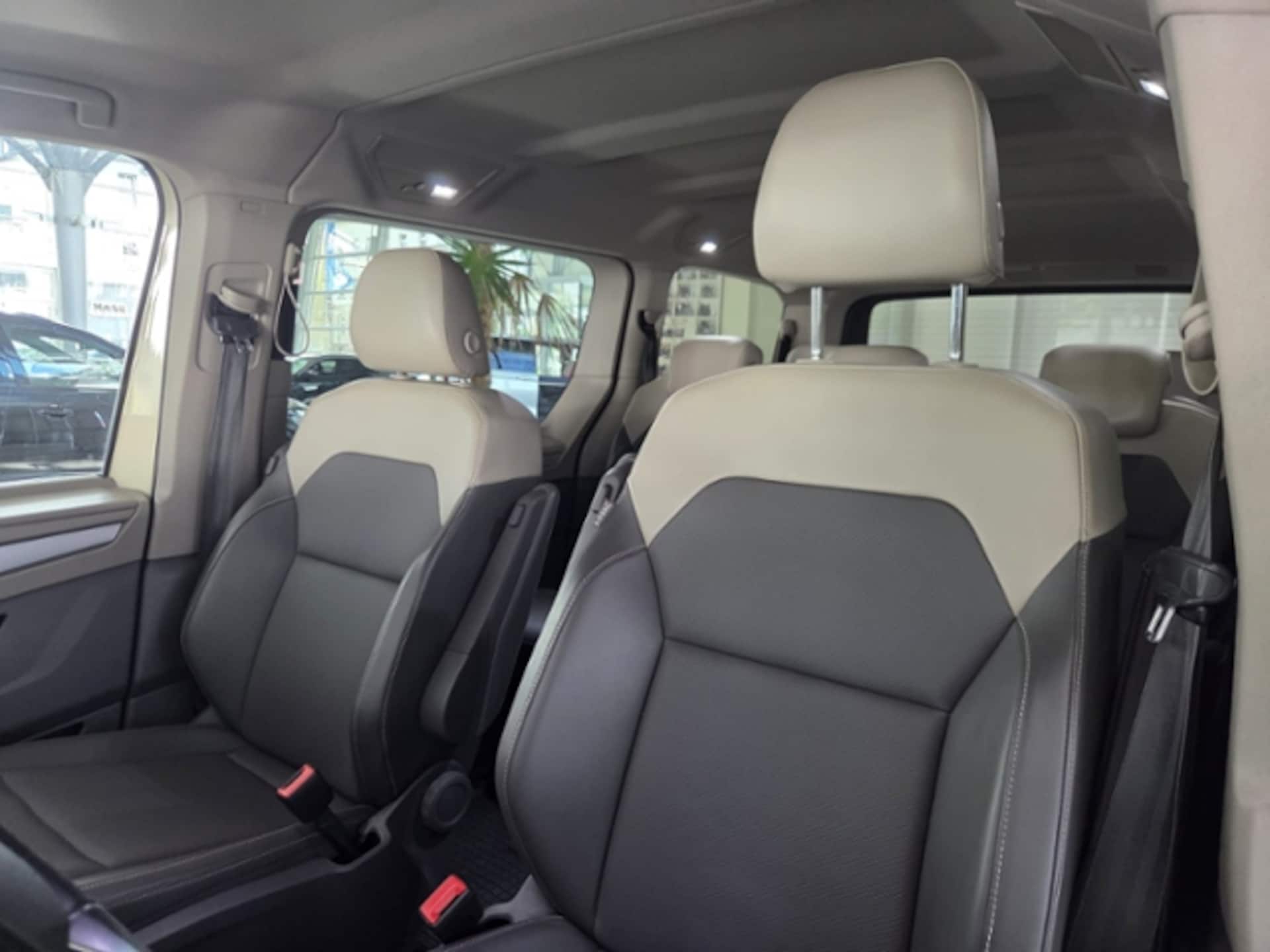 Volkswagen Multivan Langversion Basis-Modell